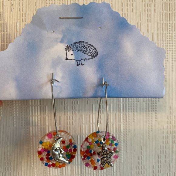 HANDMADE🙋🏻♀️🍩Dangle Earrings w/ Charm! - Picture 12 of 15